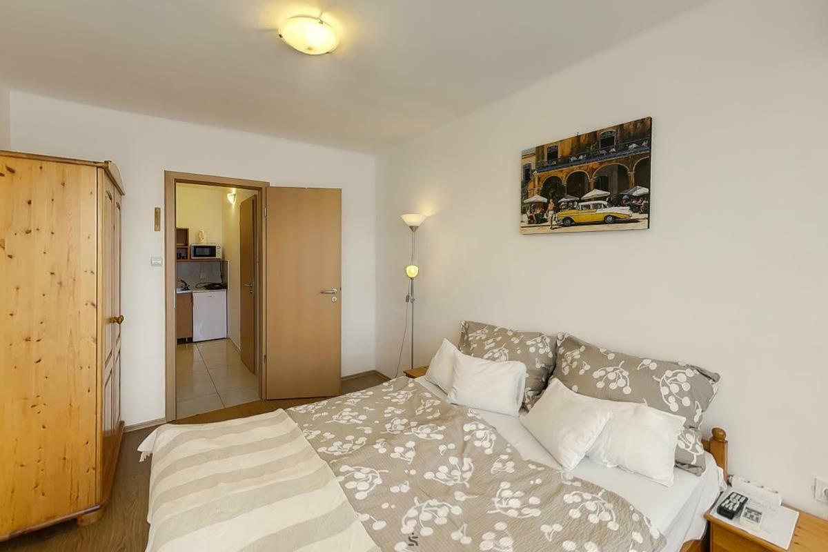 Hajnalhaz Apartment *